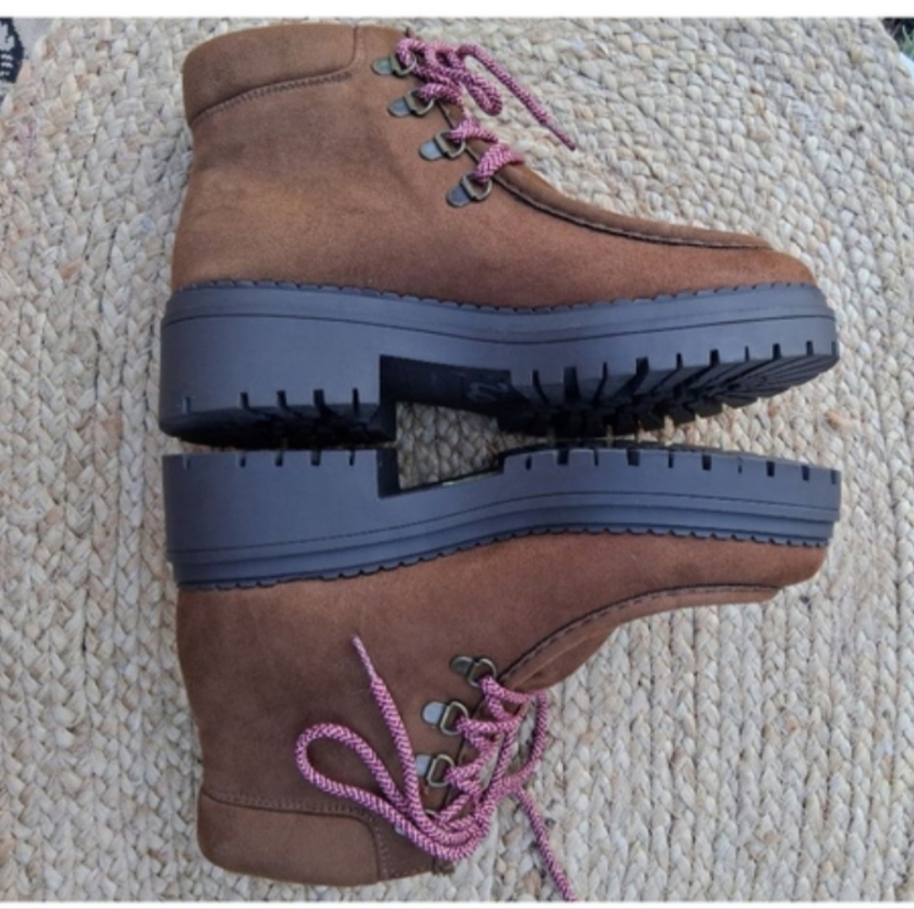Indigo Rd Lug Sole Hiker Boots Size 9 Brown Suede Chunky Combat Boot Boho Chic - Picture 3 of 16